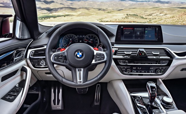 bmw-m5-interieur-sandpacri