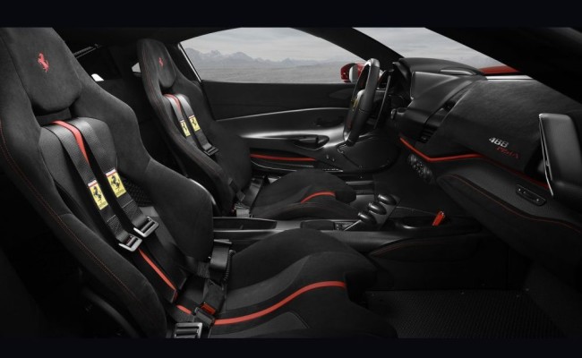 ferrari-488-pista-interieur-sandpacri